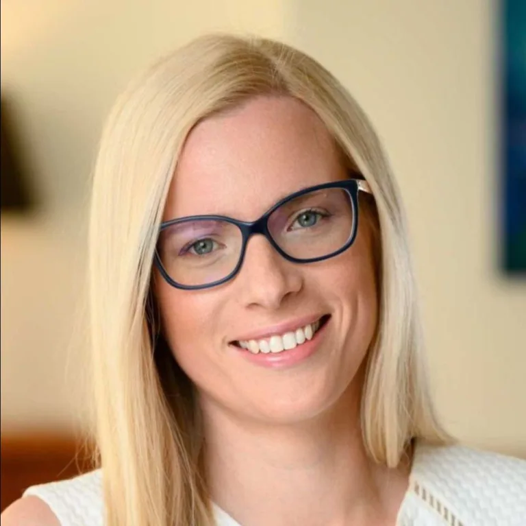 Dr. Szabó Judit Anna - Ingatlan adásvétel ügyvéd