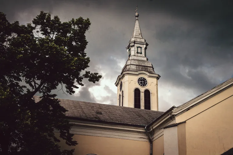 Faluból városba - az ingatlan csereszerződés előnyei