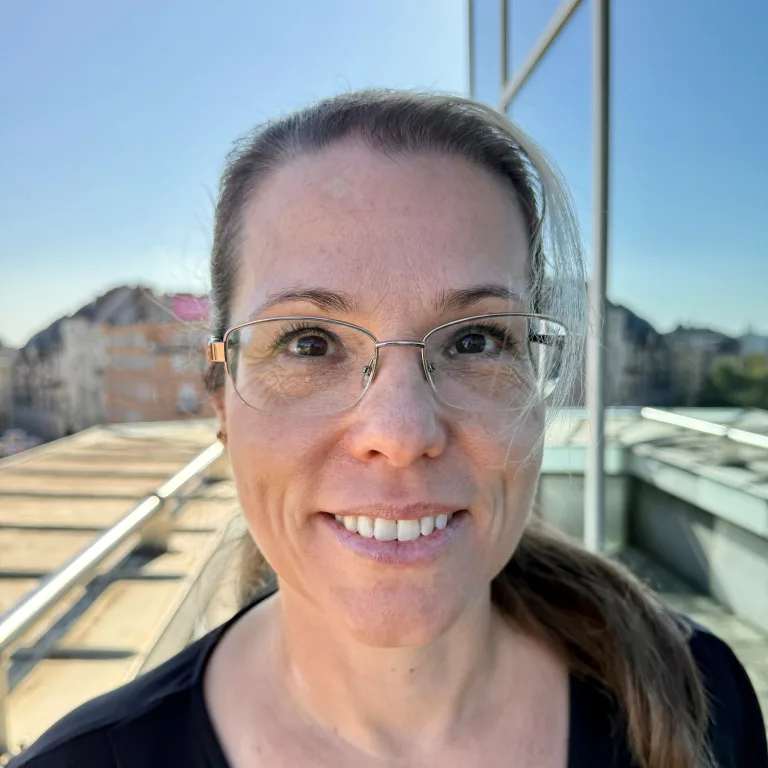 dr. Bogdány on a picture