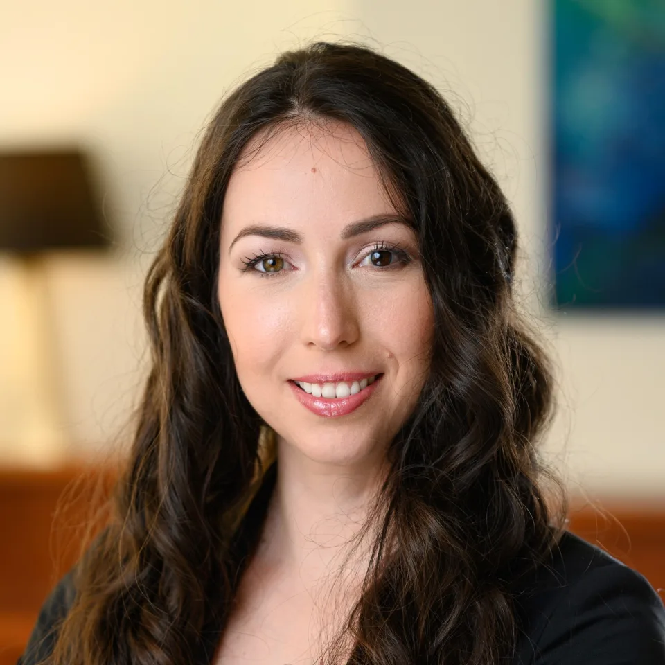 Dr. Tenyér Barbara Nóra