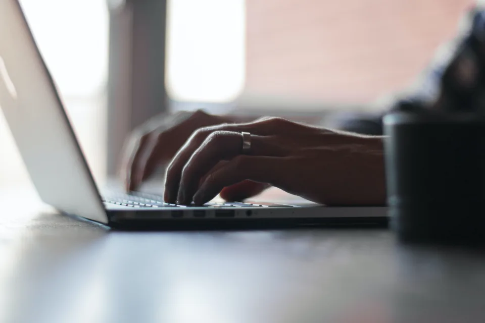 E-mail elállás távellenjegyzés esetén