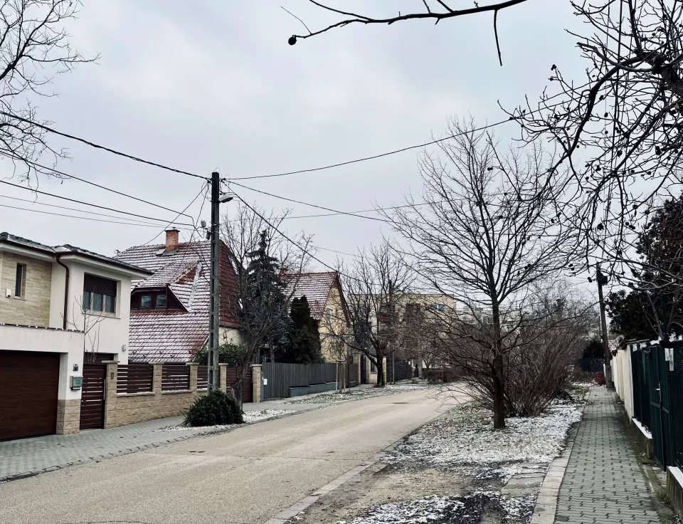 Ajánlott két független ügyleti tanú jelenlétében aláírni az elővásárlási jogról lemondó nyilatkozatot