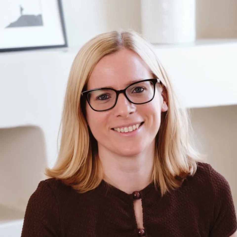 dr. Szabó Judit Anna, az e-ingatlanügyvédek.hu alapítója