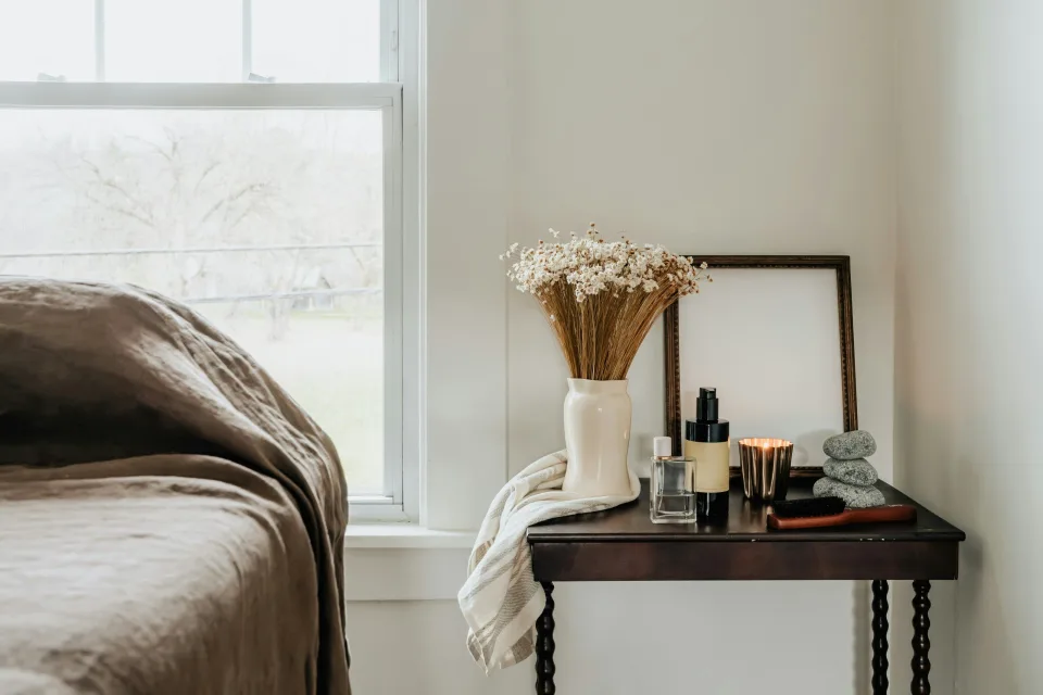 Eladósorba került osztatlan közös ház hálószobája