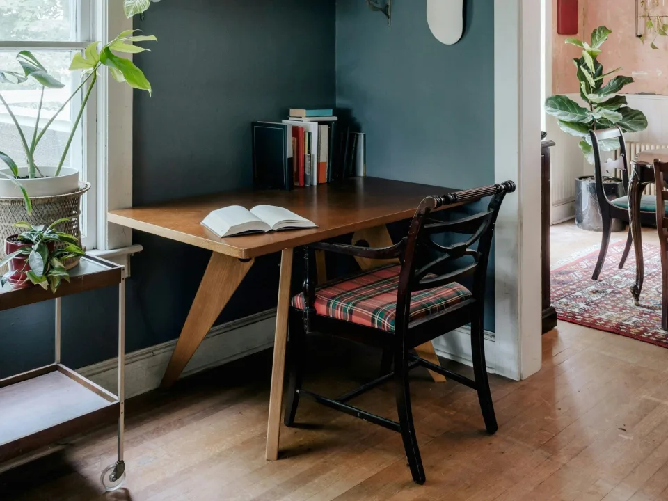 Ajándékba adott ingatlanban íróasztal