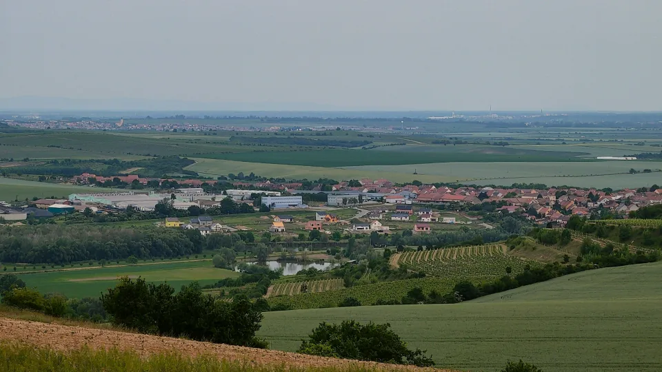 vidéki látkép termőföldekkel