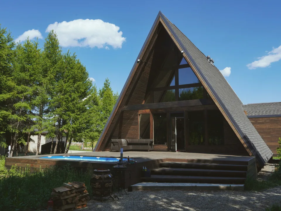 medencés A-frame nyaraló nyáron